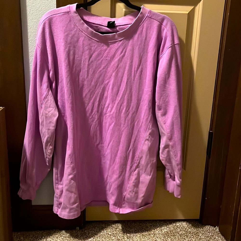 Small Wild fable sweatshirt. Comfortable light fabric